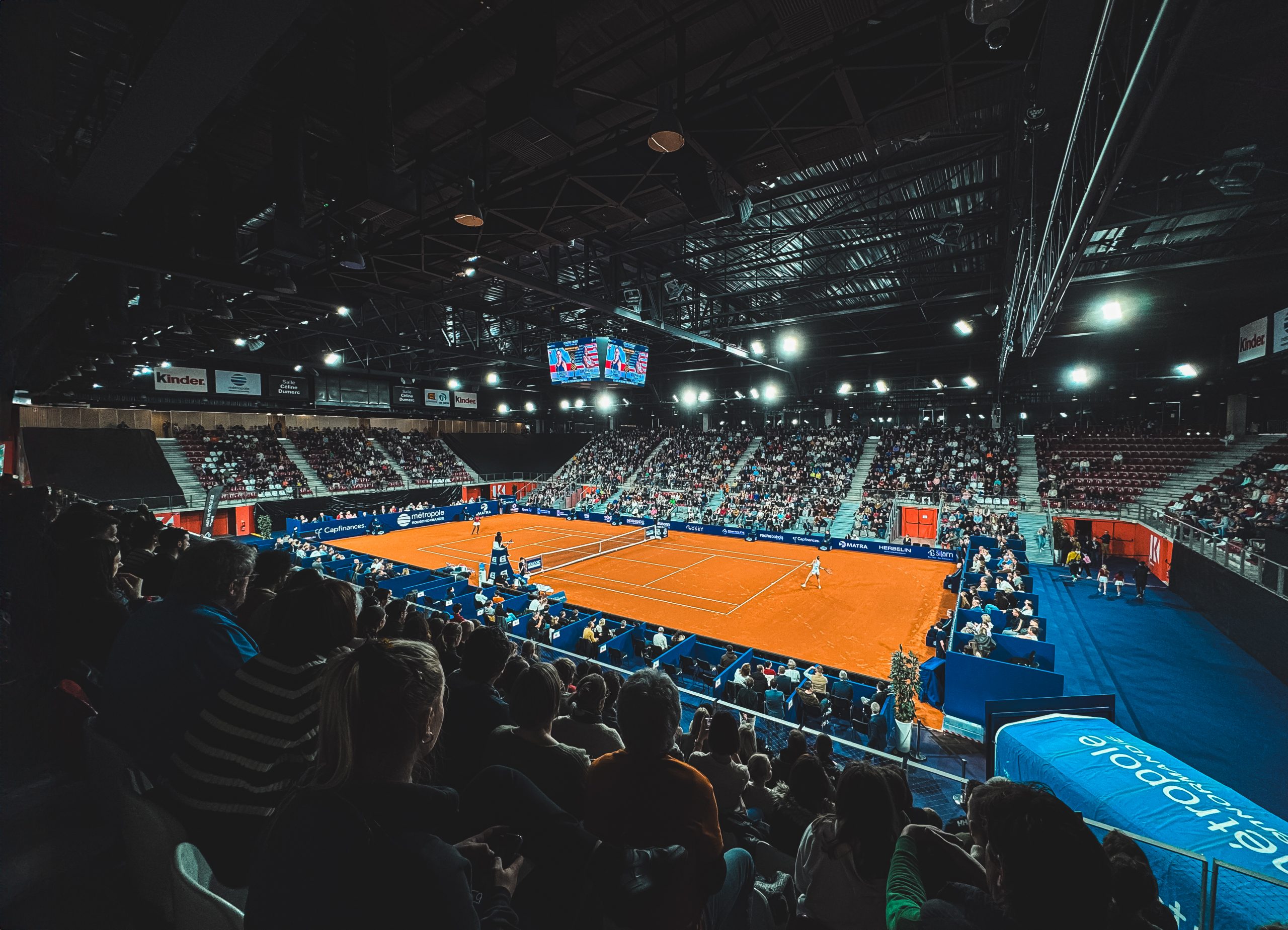 Terrain de tennis lors de la finale de l'Open CapFinances Rouen Métropole 2024